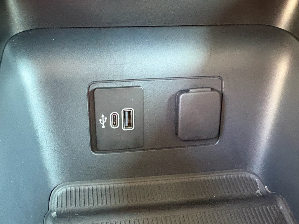 Used 2026 Ford Explorer Active RWD image 23