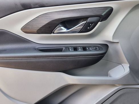 Certified 2022 GMC Terrain SLE w/ Driver Convenience Package FWD image 23