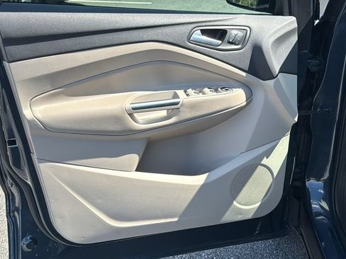 Used 2019 Ford Escape Titanium FWD image 9