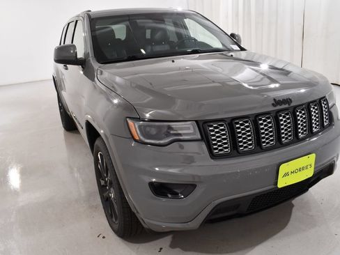 Used 2021 Jeep Grand Cherokee Laredo X AWD/4WD image 4