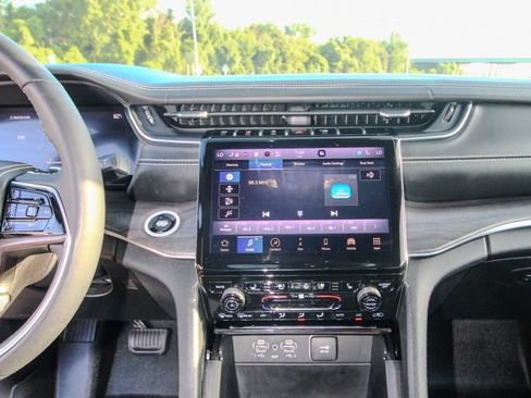 Used 2023 Jeep Grand Cherokee L Overland w/ Rear Seat Video Group I AWD/4WD image 33