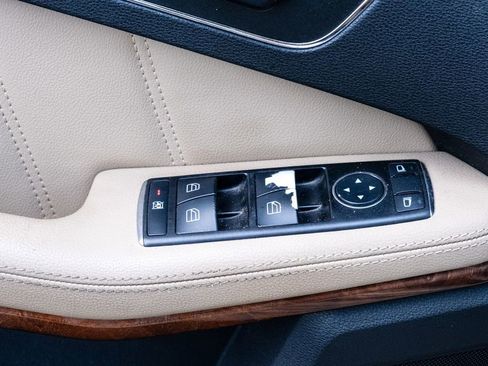 Used 2011 Mercedes-Benz E 350 4MATIC Sedan image 9