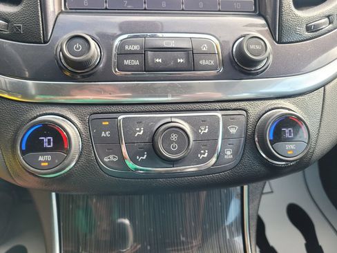 Used 2016 Chevrolet Impala LT w/ Convenience Package FWD image 27