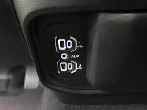 Used 2019 RAM 1500 Laramie AWD/4WD image 17