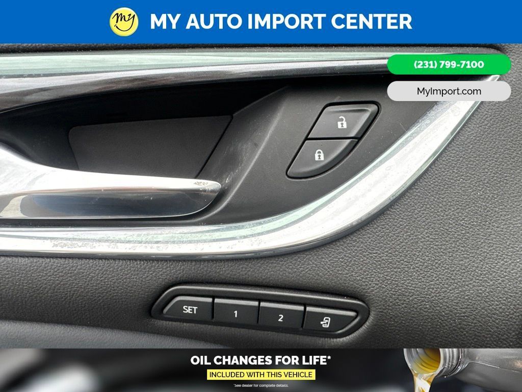 Used 2021 Buick Enclave Premium w/ Sun and Sites Package AWD/4WD image 8