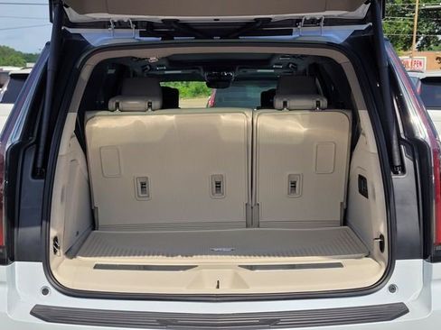 Certified 2026 Cadillac Escalade Platinum Sport w/ LPO, ONYX Package AWD/4WD image 9