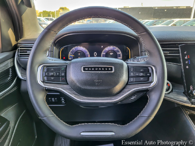 Used 2024 Jeep Wagoneer L Series II AWD/4WD image 15