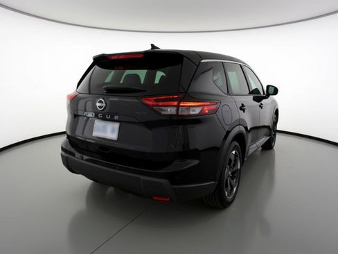 Used 2025 Nissan Rogue SV image 7