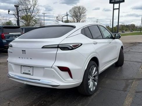 New 2026 Buick Envista Avenir FWD image 9