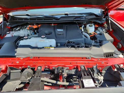 Used 2024 Toyota Tundra Capstone AWD/4WD image 9