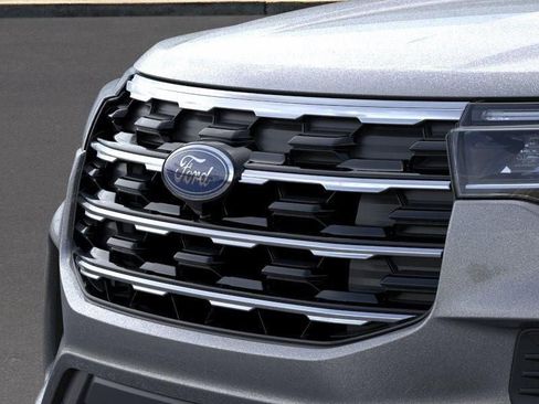 New 2026 Ford Explorer Active RWD image 17