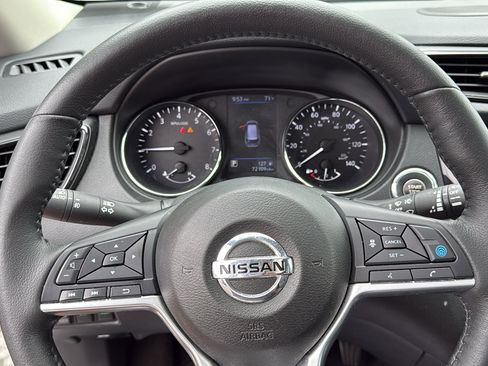 Used 2019 Nissan Rogue SL w/ Premium Package image 9