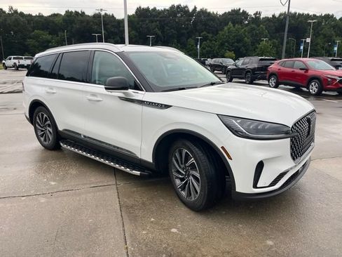 Used 2026 Lincoln Aviator 2WD image 10