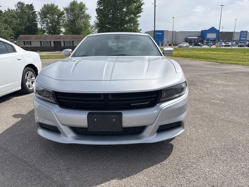 Used 2022 Dodge Charger SXT w/ Leather Interior Group image 4