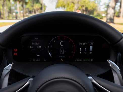 Used 2024 McLaren 750S Spider RWD image 38