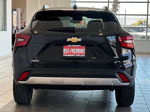 Used 2025 Chevrolet Trax LT w/ Driver Confidence Package FWD image 5