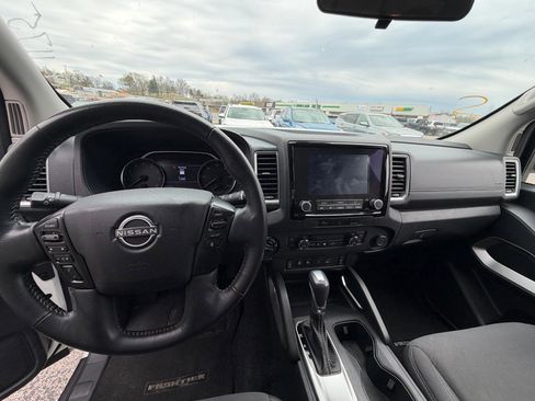 Used 2023 Nissan Frontier SV w/ SV Convenience Package image 10