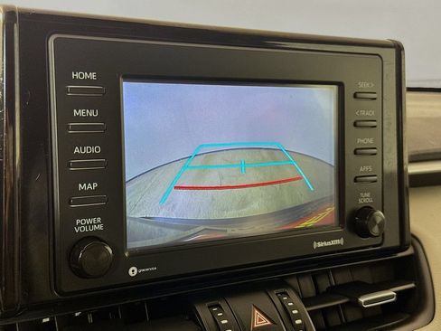 Certified 2021 Toyota RAV4 XLE Premium AWD/4WD image 18