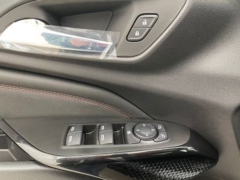 New 2026 Chevrolet Trax RS w/ Sunroof Package image 10
