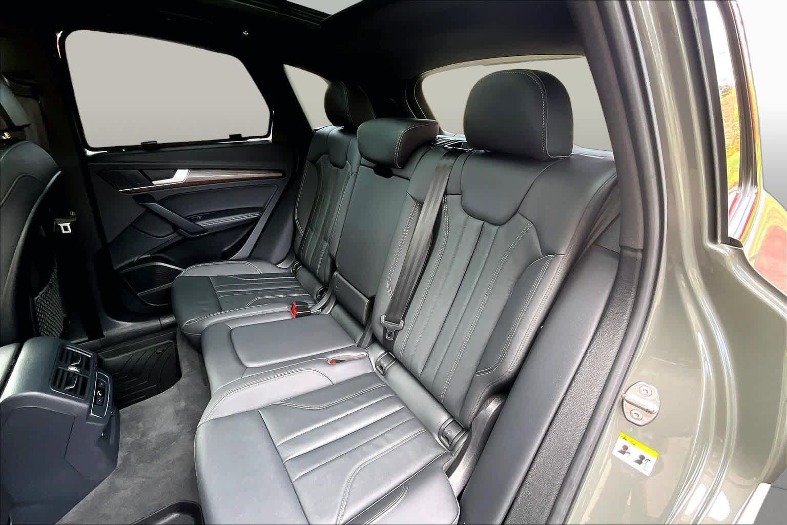 Used 2024 Audi Q5 e Premium Plus w/ Premium Plus Package AWD/4WD image 21