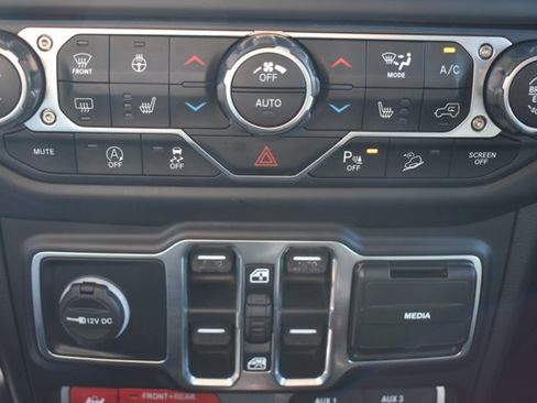 Used 2019 Jeep Wrangler Unlimited Rubicon AWD/4WD image 25