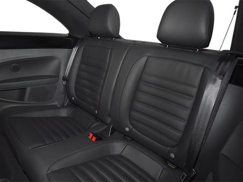 Used 2013 Volkswagen Beetle 2.0T image 9