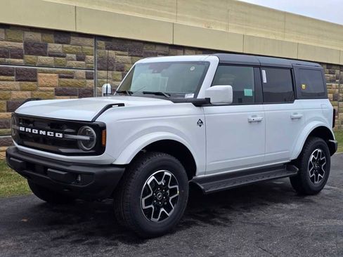 New 2025 Ford Bronco Outer Banks image 6