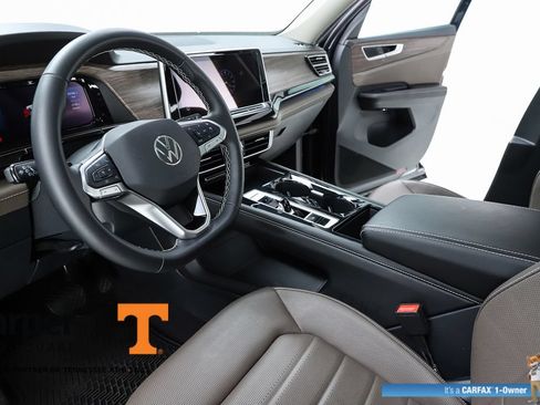 Used 2025 Volkswagen Atlas SEL AWD/4WD image 58
