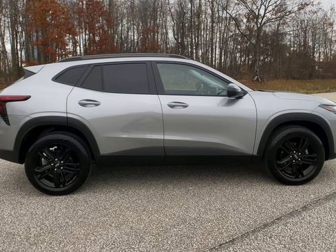 Used 2025 Chevrolet Trax ACTIV w/ Driver Confidence Package image 10