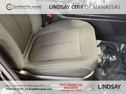 Used 2023 Jeep Grand Cherokee Laredo AWD/4WD image 14
