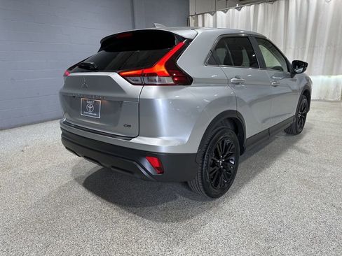 Used 2023 Mitsubishi Eclipse Cross LE image 3