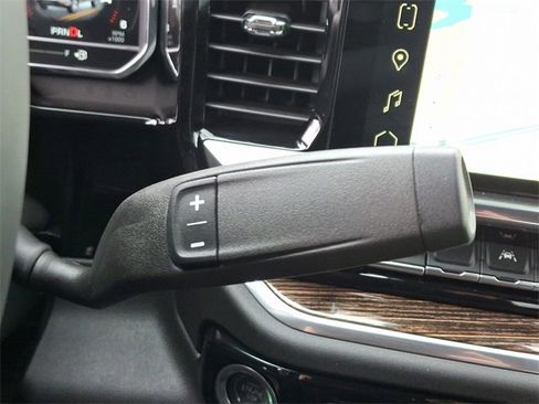 New 2025 GMC Sierra 1500 Elevation image 12