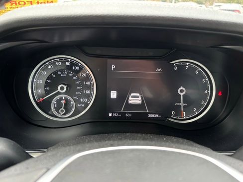 Used 2025 Genesis G70 2.5T image 14