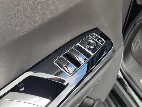 Certified 2025 Cadillac Escalade ESV Sport AWD/4WD image 23