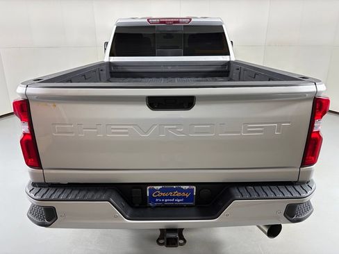 Certified 2023 Chevrolet Silverado 3500 High Country w/ Z71 Off-Road Package AWD/4WD image 8