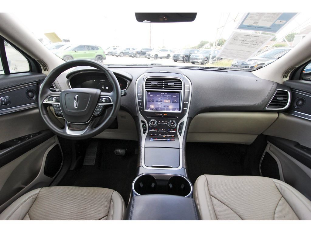 Used 2020 Lincoln Nautilus Reserve w/ Cargo Utility Package FWD image 12