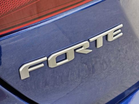 Used 2023 Kia Forte LXS image 11