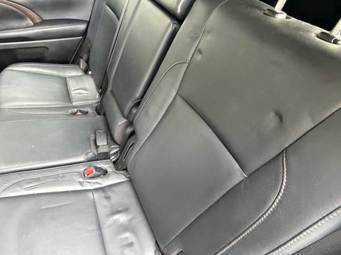 Used 2018 Toyota Highlander XLE FWD image 31