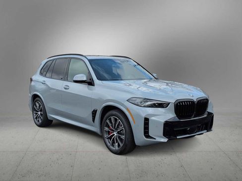 New 2026 BMW X5 xDrive50e image 2