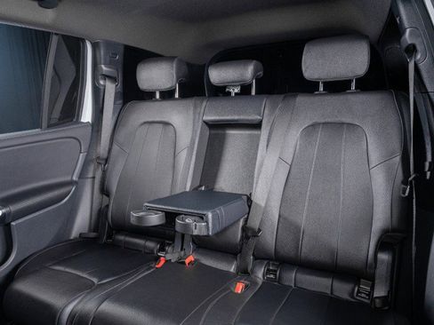 Used 2025 Mercedes-Benz GLB 250 image 31