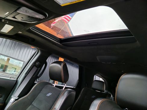 Used 2022 Dodge Durango R/T w/ Hemi Orange Plus Package image 18