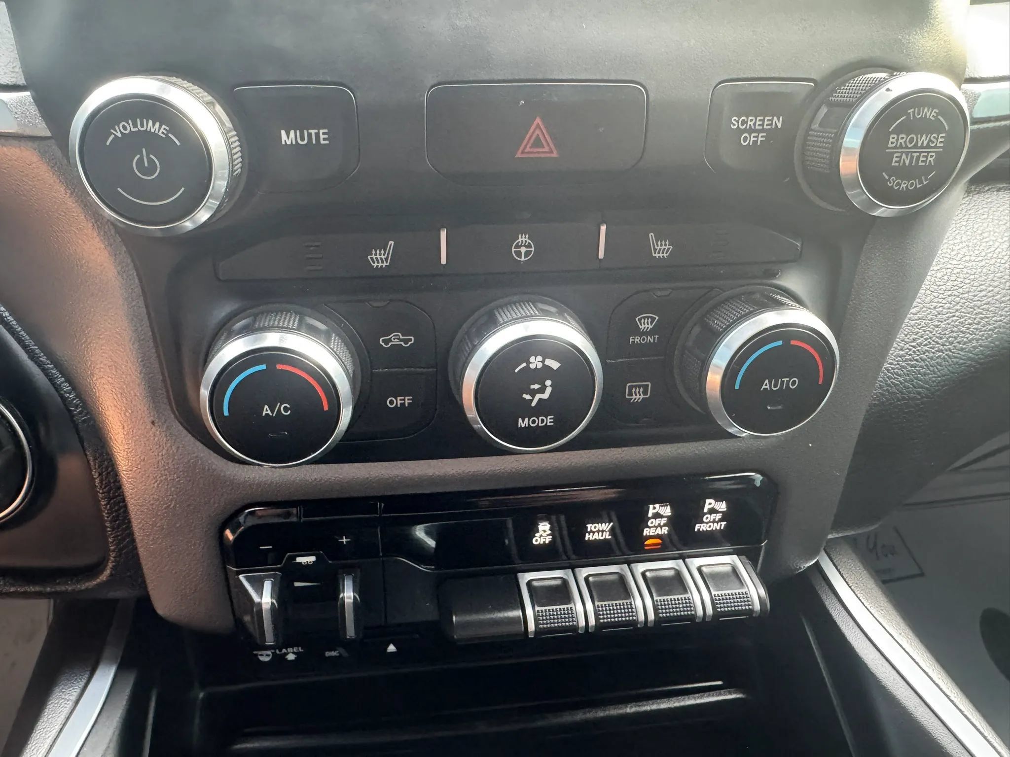 Used 2019 RAM 1500 Big Horn AWD/4WD image 9