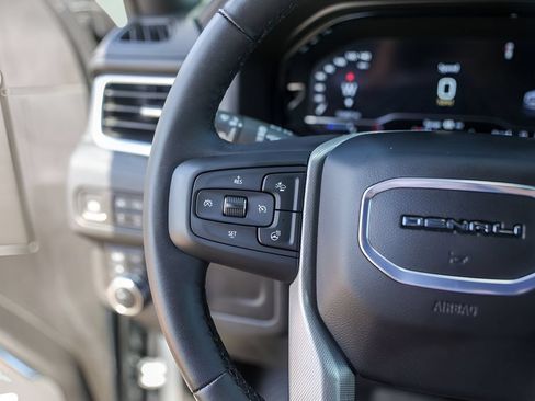 Used 2024 GMC Yukon Denali AWD/4WD image 17