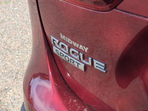 Used 2021 Nissan Rogue Sport S image 12