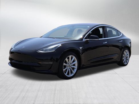 Used 2018 Tesla Model 3 Mid Range RWD image 3