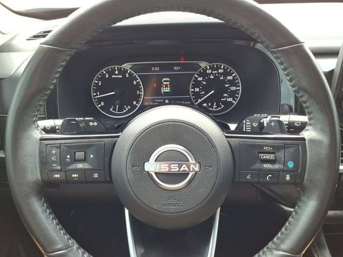 Used 2025 Nissan Pathfinder SL w/ SL Premium Package FWD image 14