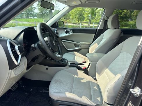 Used 2021 Kia Soul LX FWD image 12