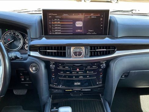 Used 2019 Lexus LX 570 4WD w/ Luxury Package image 6