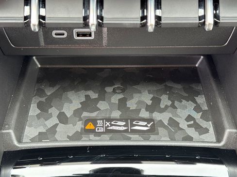 New 2026 GMC Canyon Denali w/ LPO, Denali Black Edition image 41