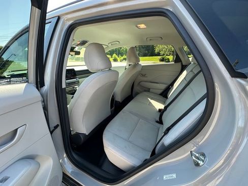 Used 2024 Hyundai Kona SEL FWD image 18